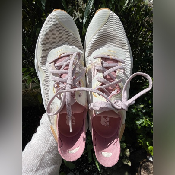 Sorel Women's Sneakers in White and Pink - Picture 3 of 16